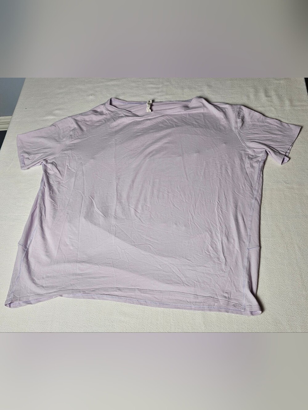 lululemon performance short-sleeve shirt Womens Size 8 Lavender